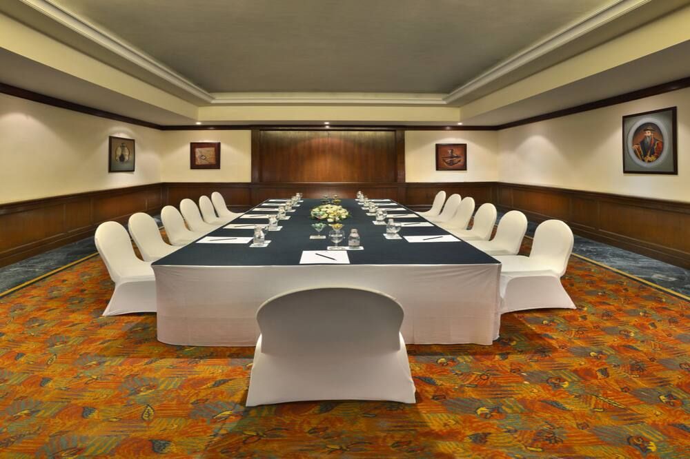 غرفة الاجتماعات