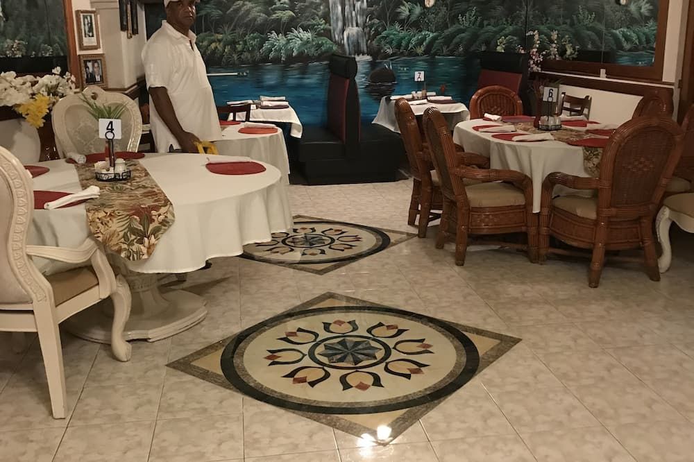 مطعم