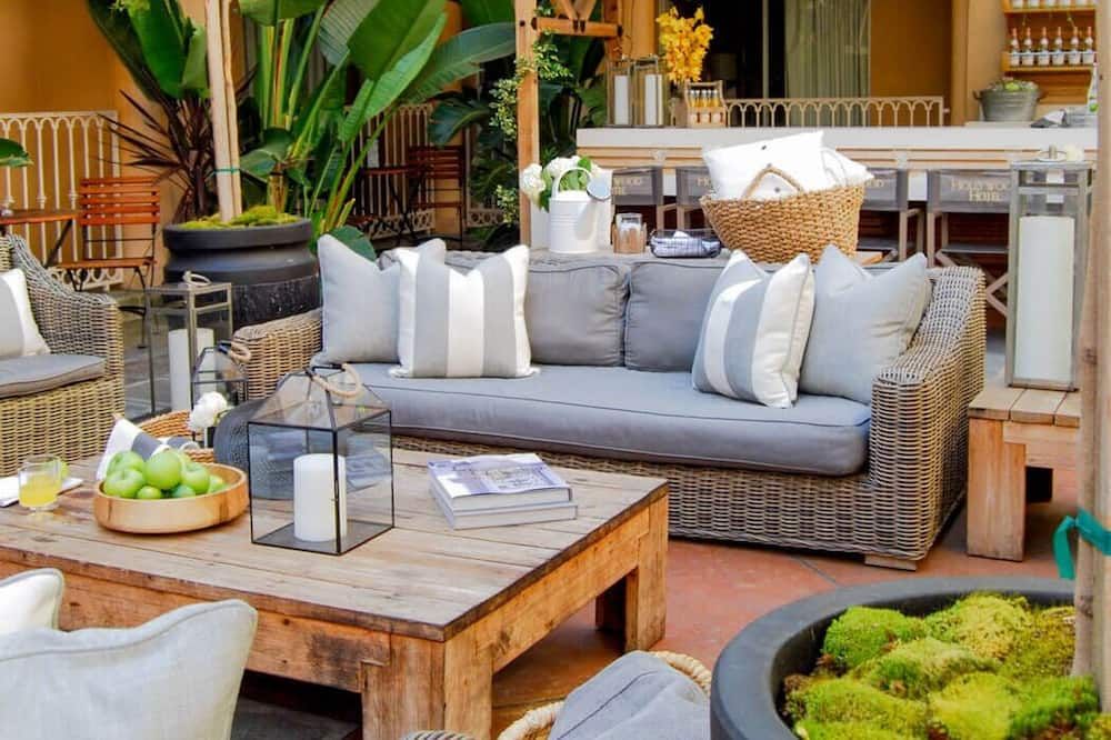 شرفة مرصوفة صورة