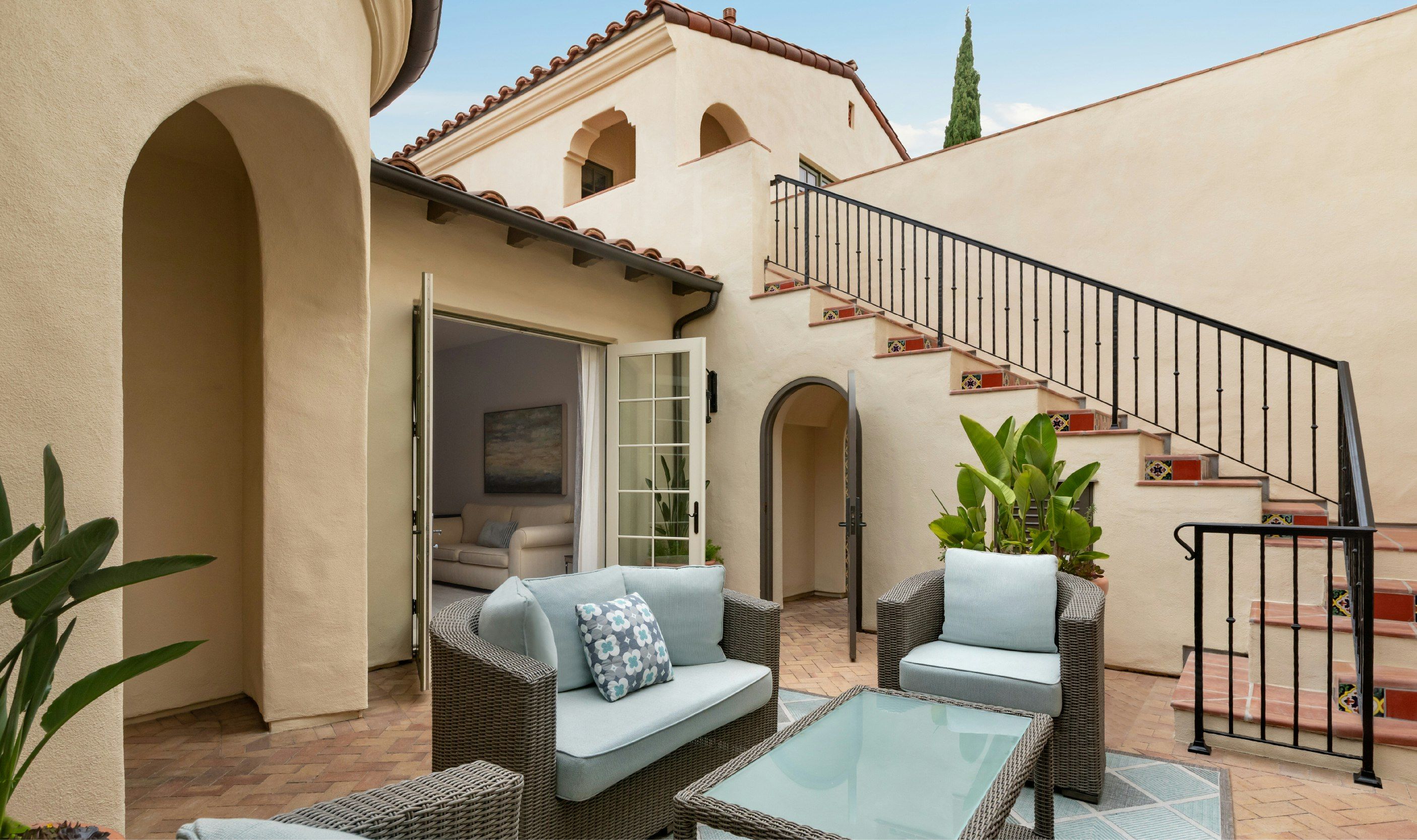 شرفة مرصوفة