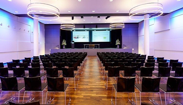 غرفة الاجتماعات