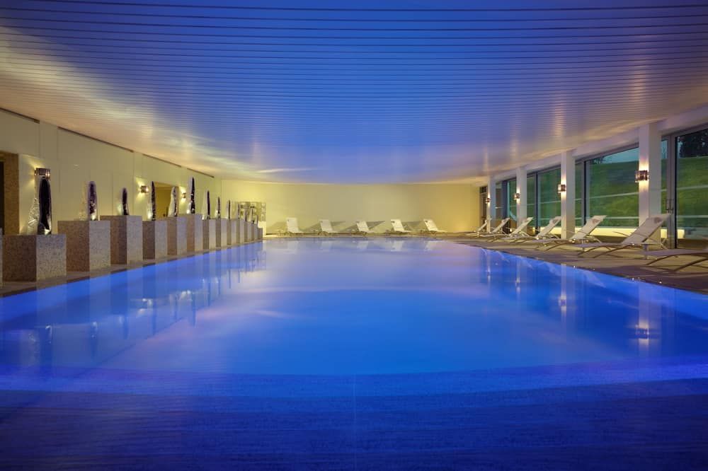 حوض السباحة صورة