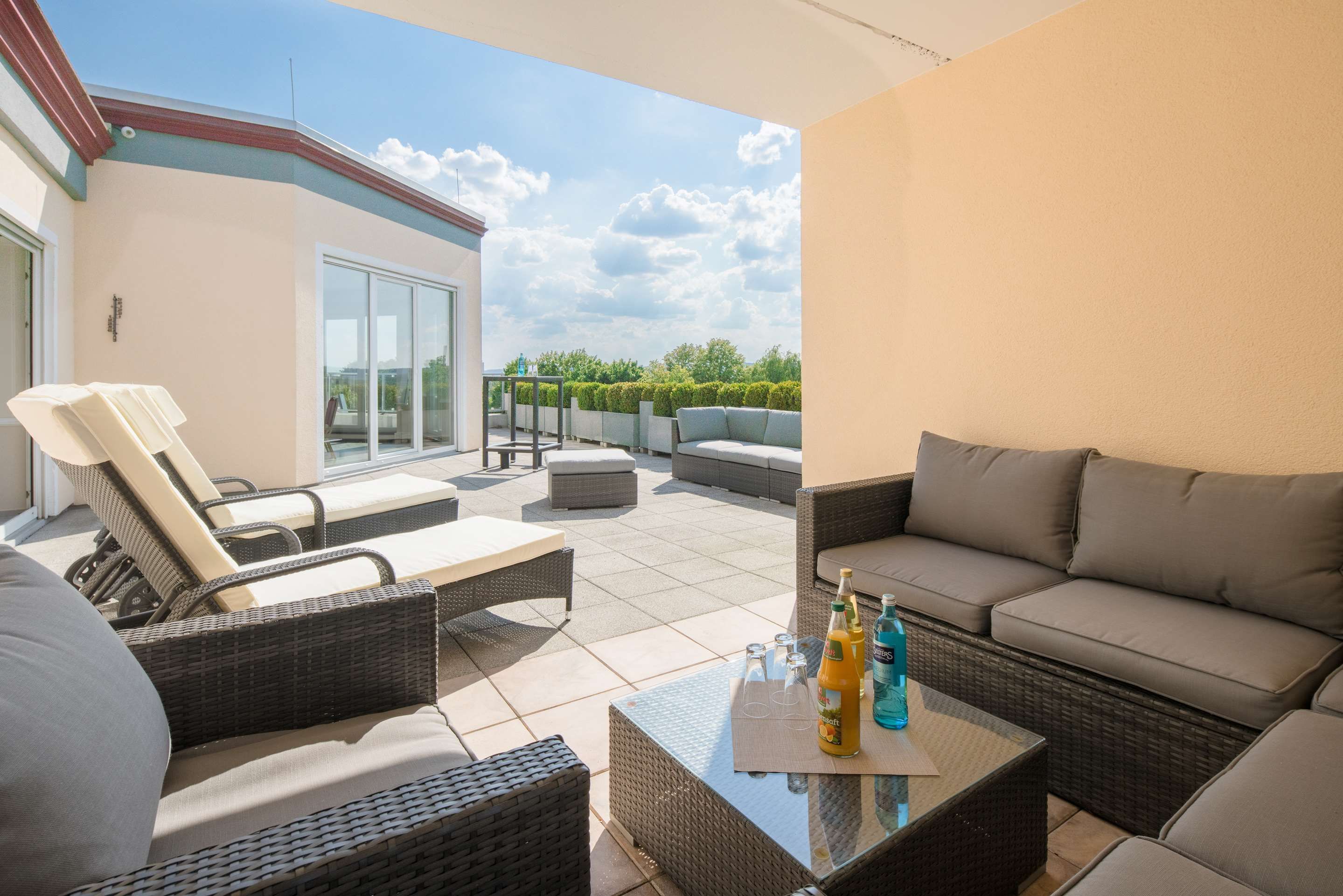 شرفة مرصوفة