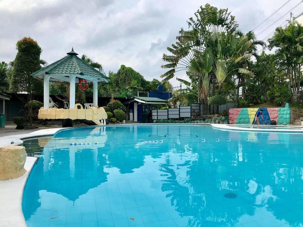 حوض السباحة صورة