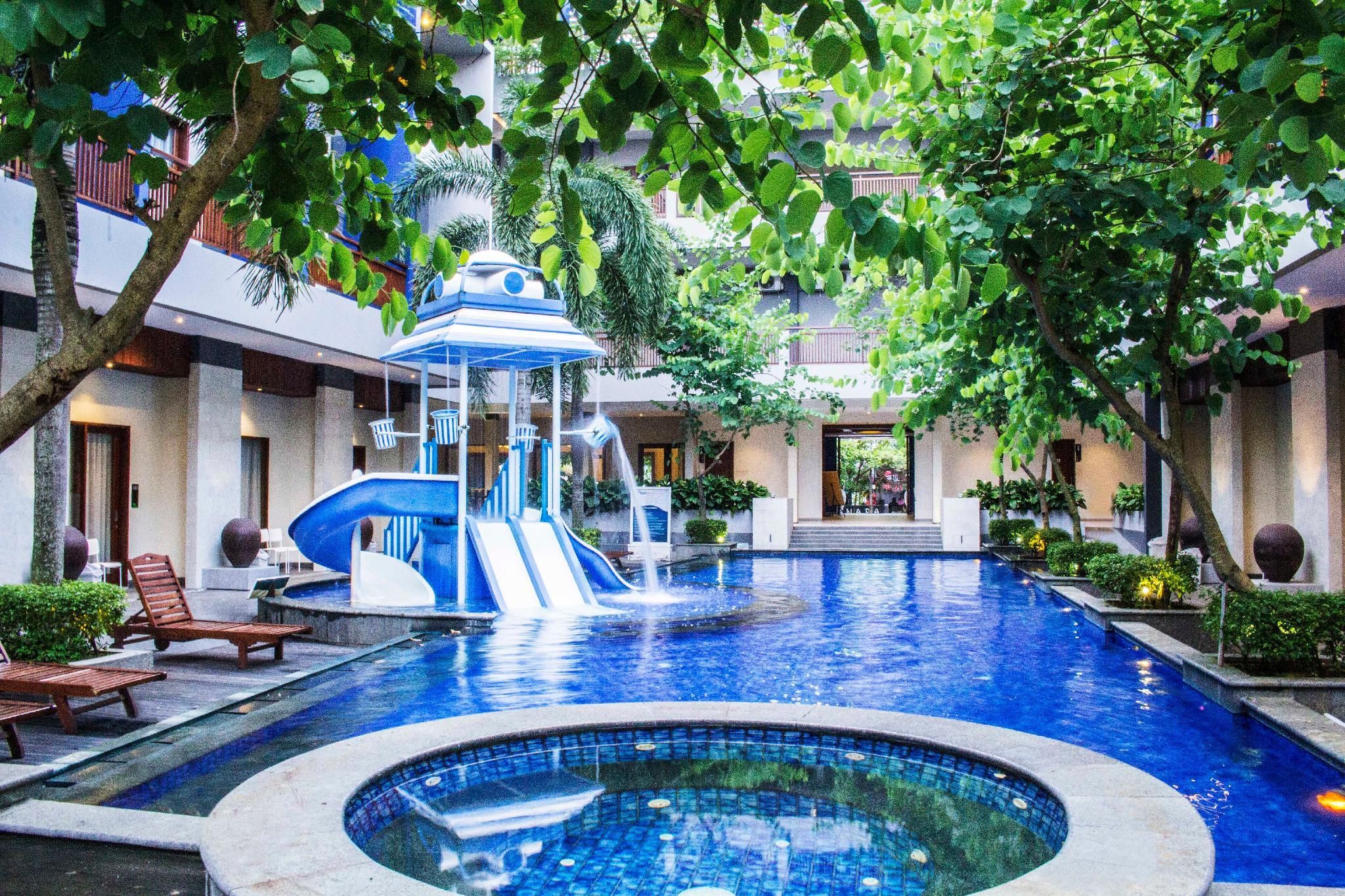 حوض السباحة صورة