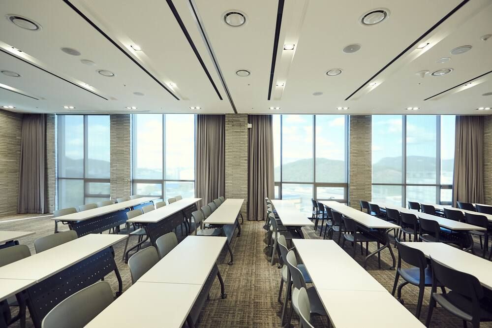 غرفة الاجتماعات