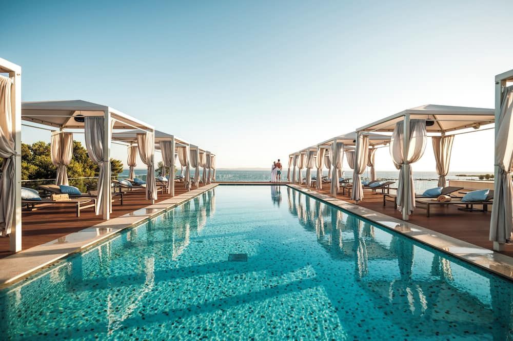 حوض السباحة صورة