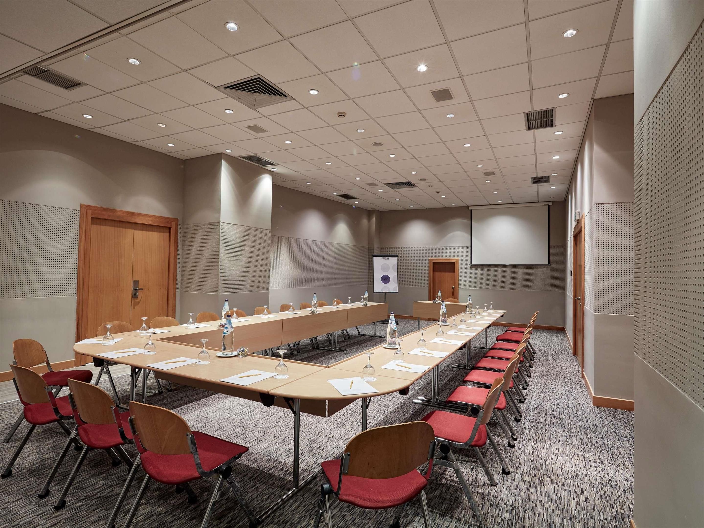 غرفة الاجتماعات