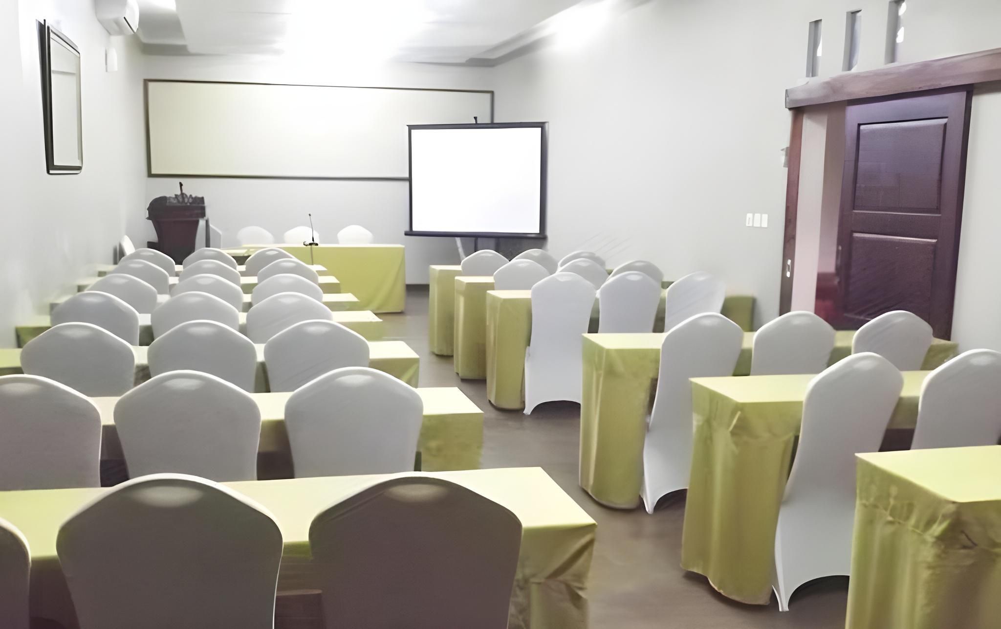 غرفة الاجتماعات