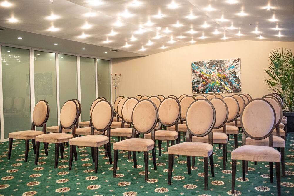 غرفة الاجتماعات