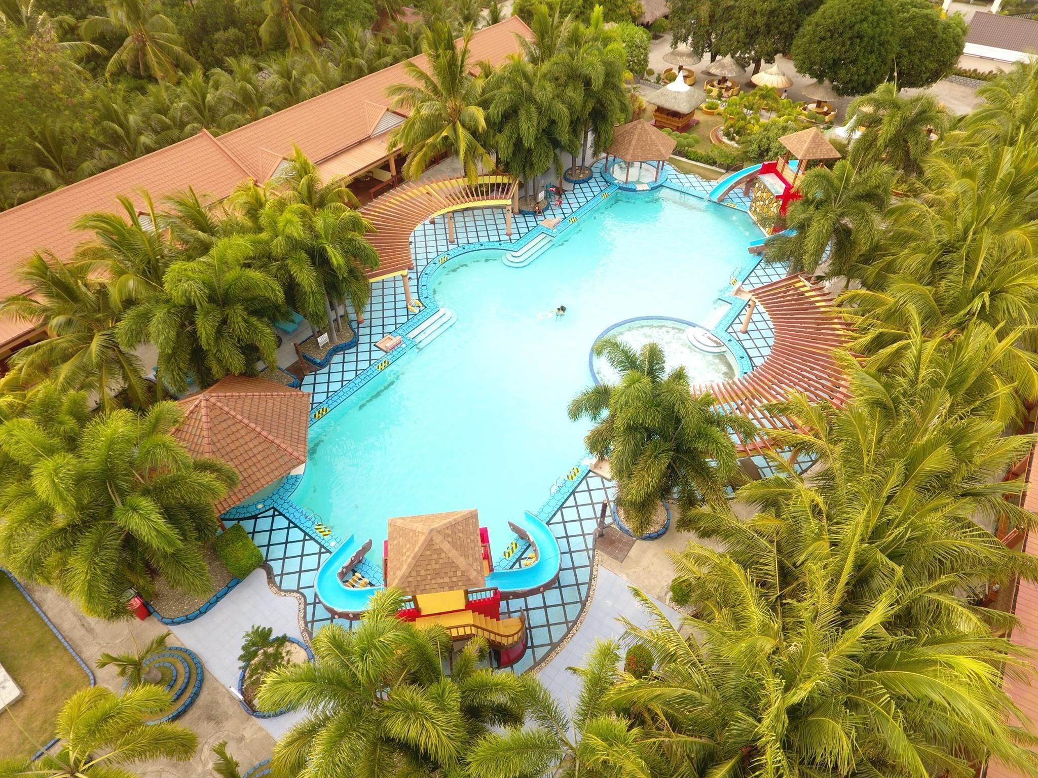 حوض السباحة صورة