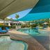 حوض السباحة