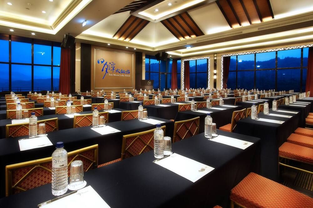 غرفة الاجتماعات