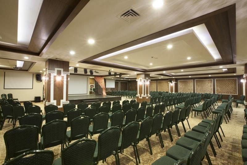 غرفة الاجتماعات