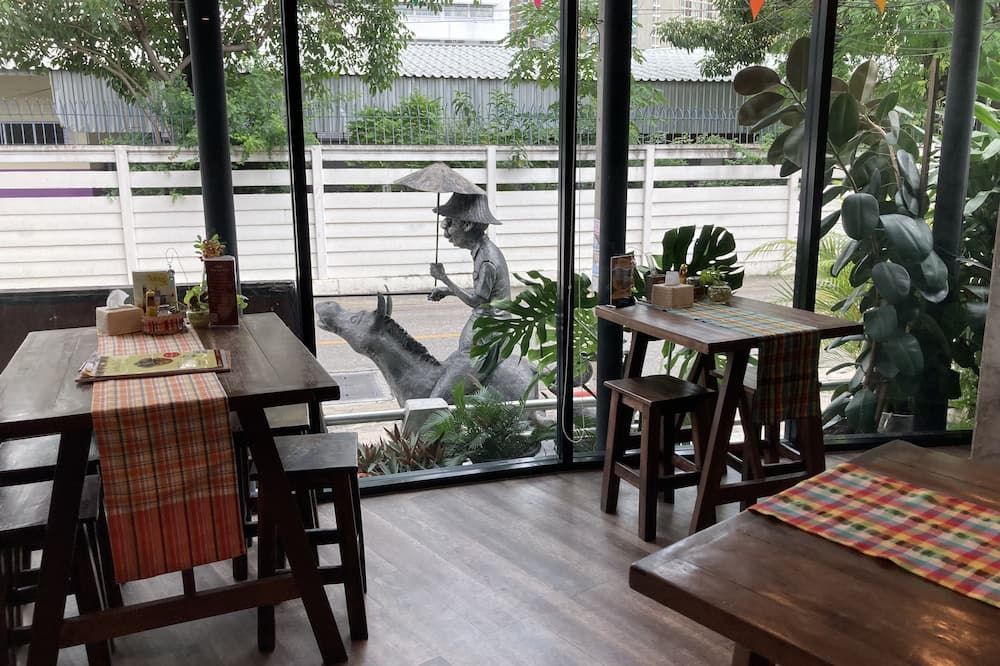 شرفة مرصوفة