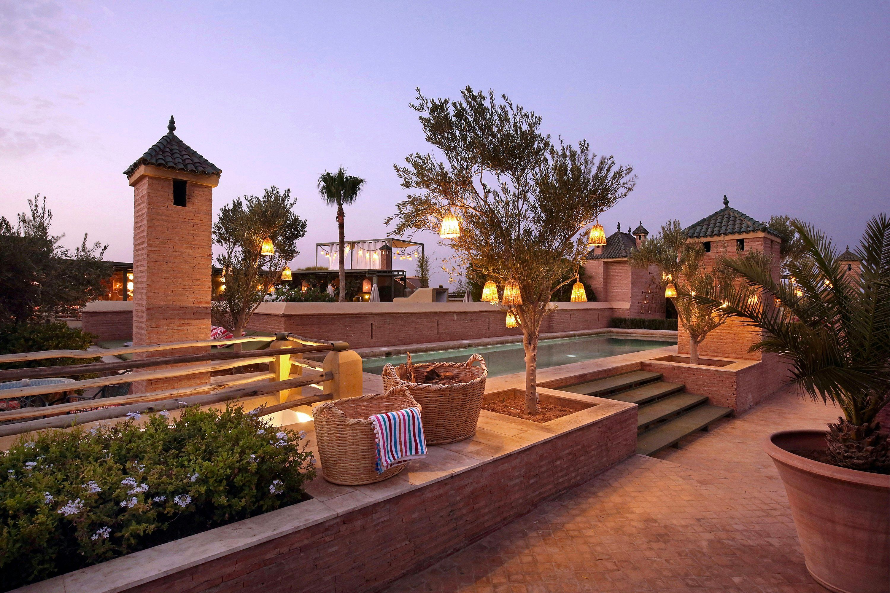 شرفة مرصوفة