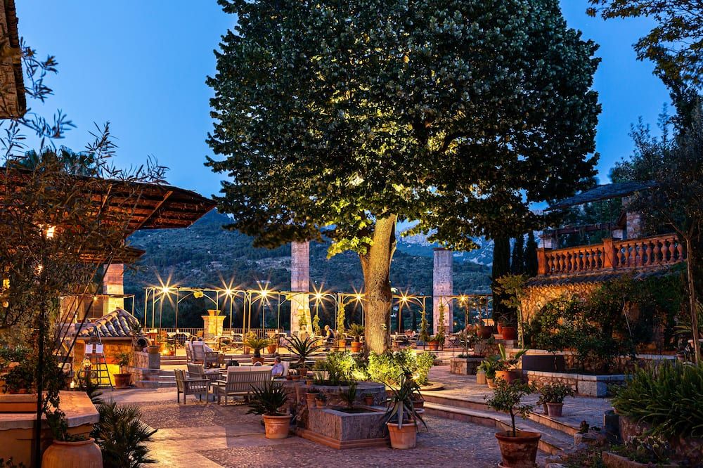 شرفة مرصوفة