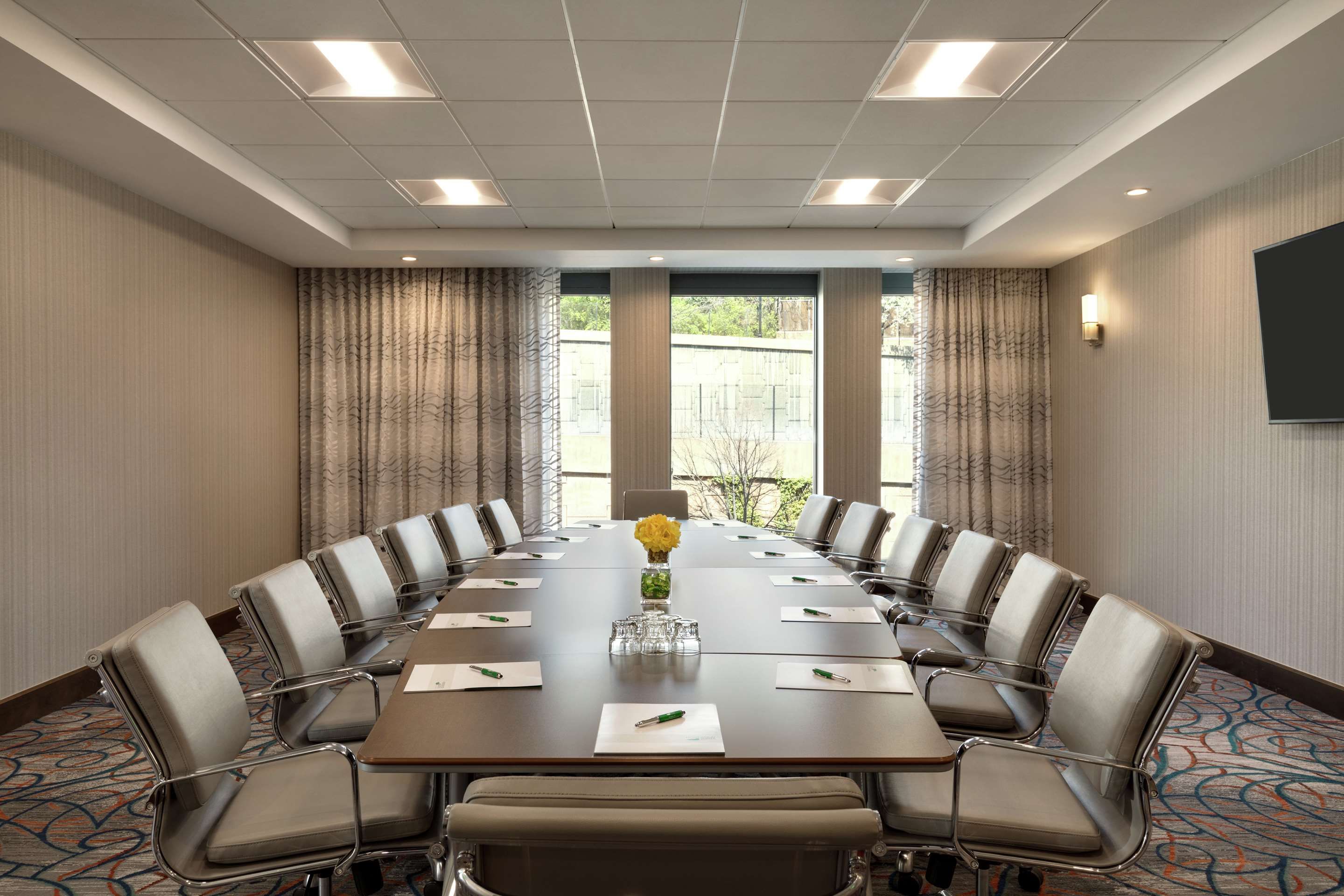 غرفة الاجتماعات