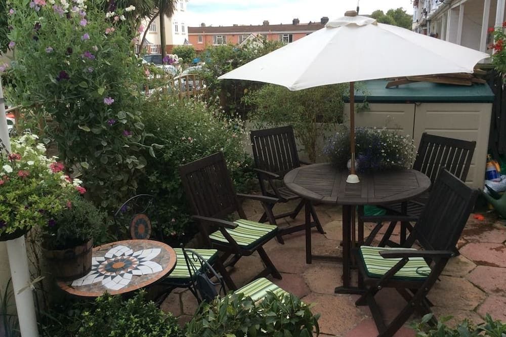 شرفة مرصوفة