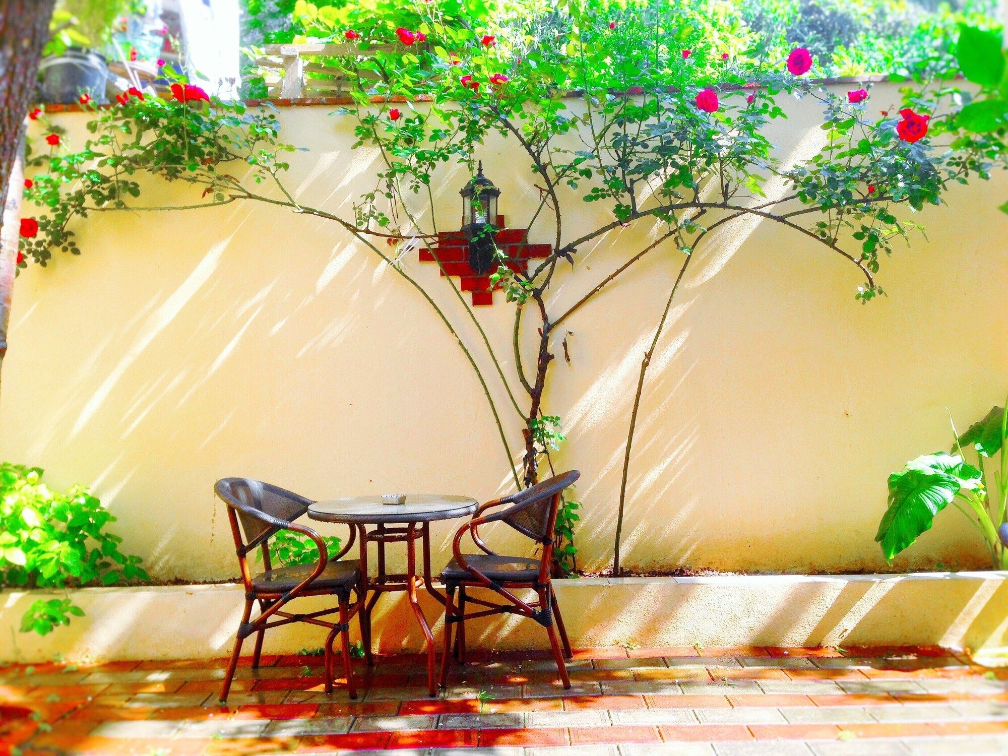 شرفة مرصوفة