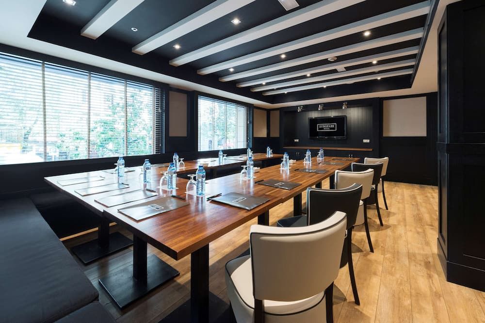 غرفة الاجتماعات