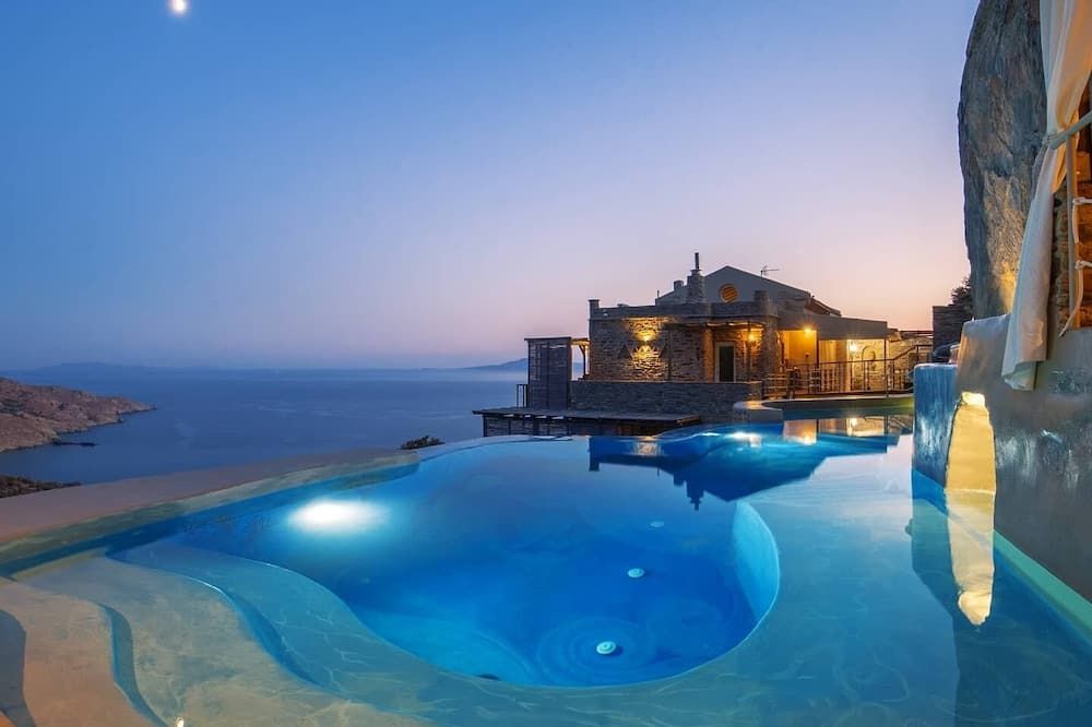 حوض السباحة صورة