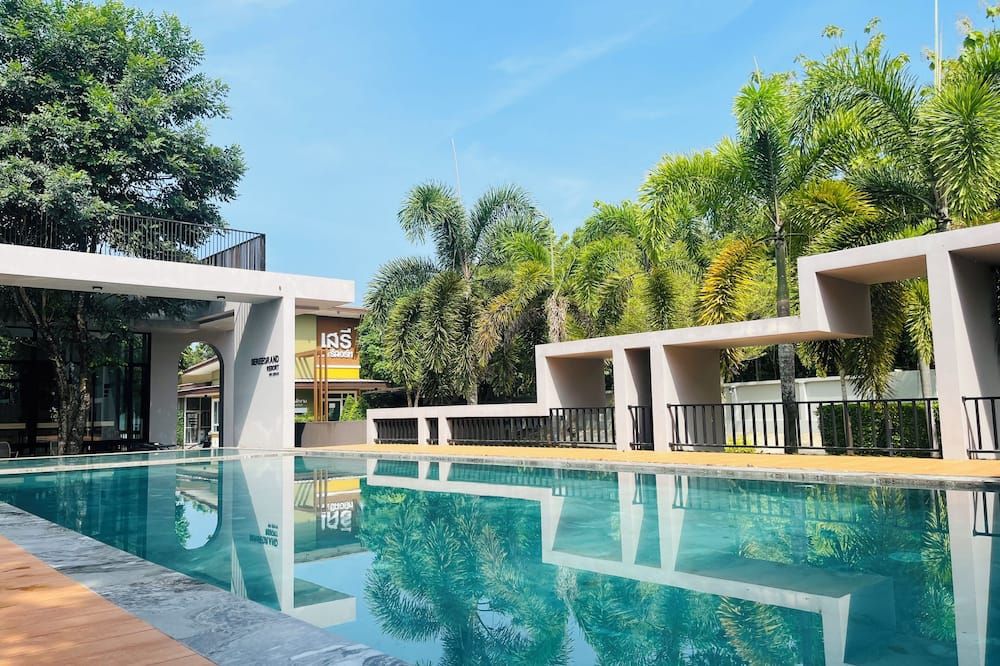 حوض السباحة صورة