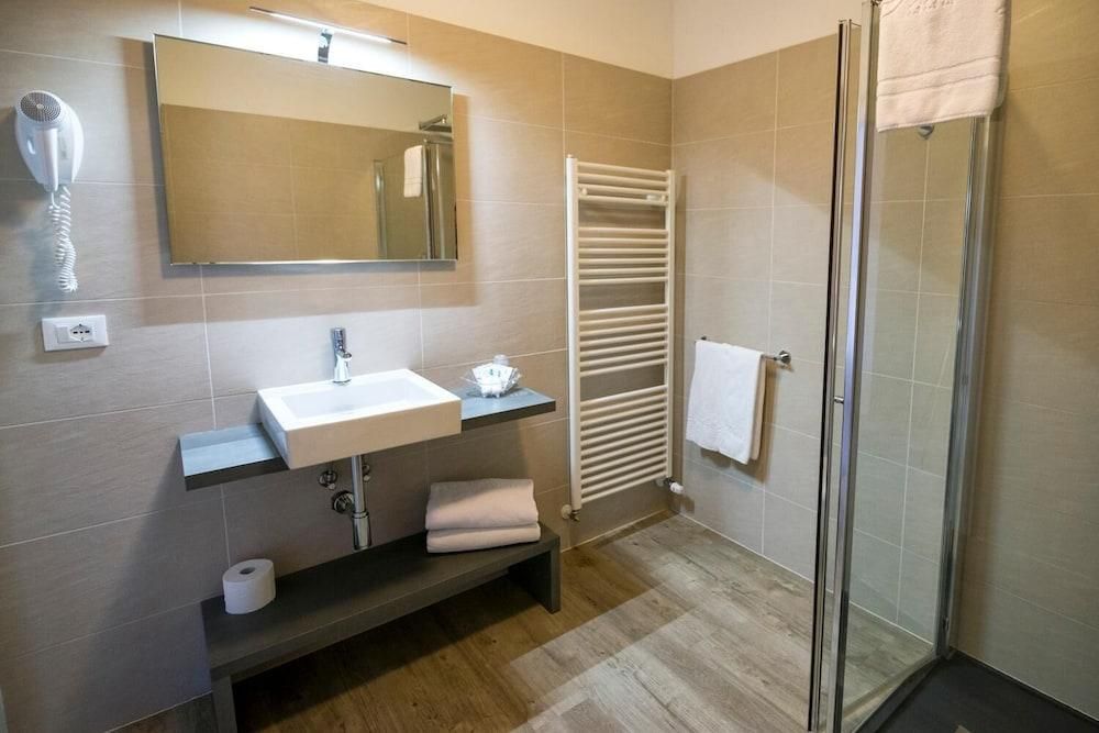 آخر