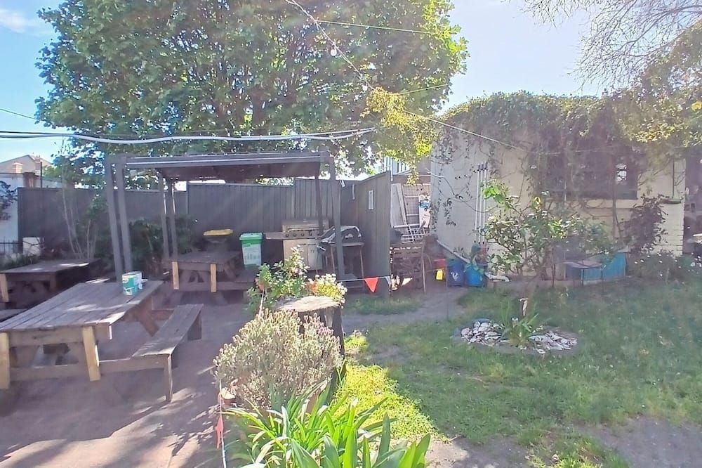 شرفة مرصوفة