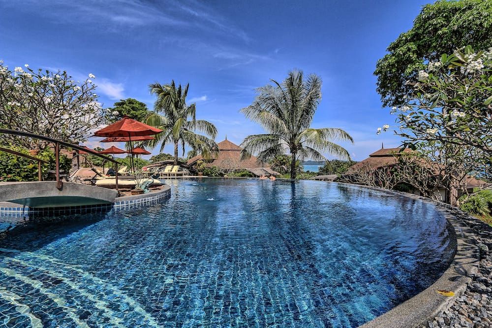 حوض السباحة صورة