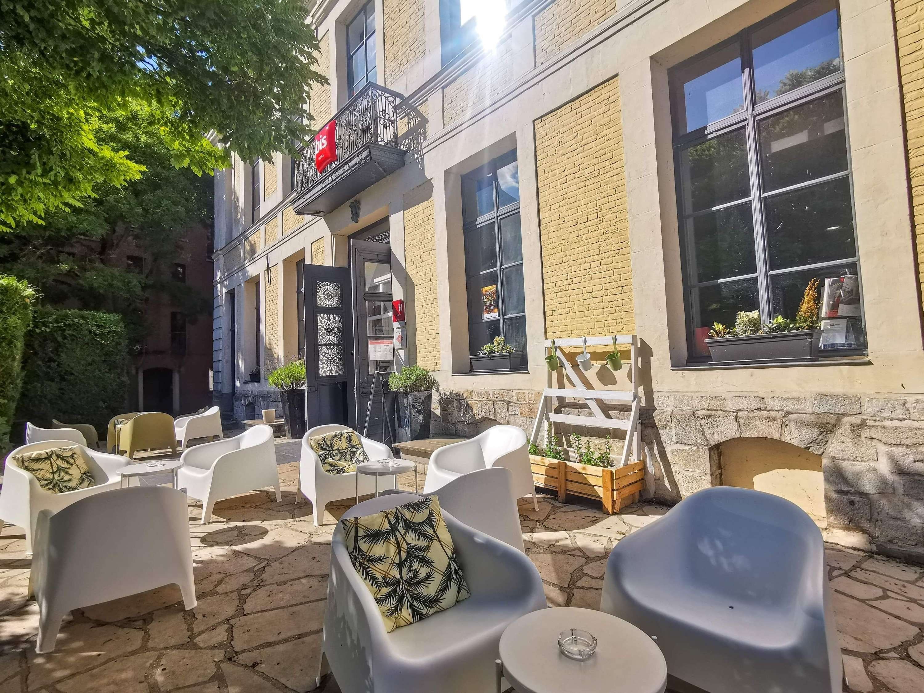 شرفة مرصوفة