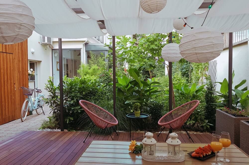 شرفة مرصوفة