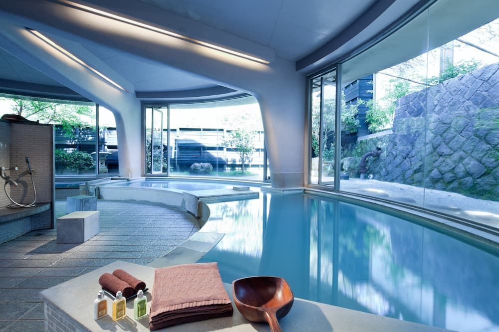 حوض السباحة صورة