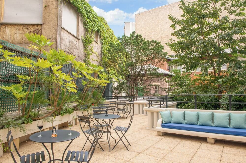 شرفة مرصوفة