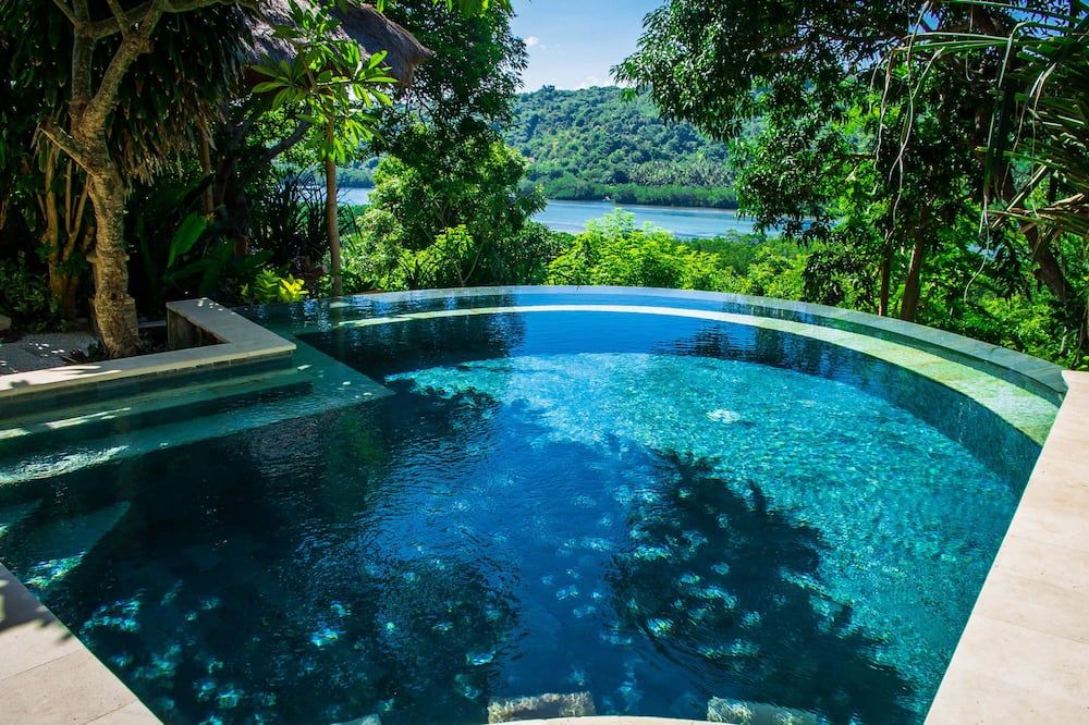 حوض السباحة صورة