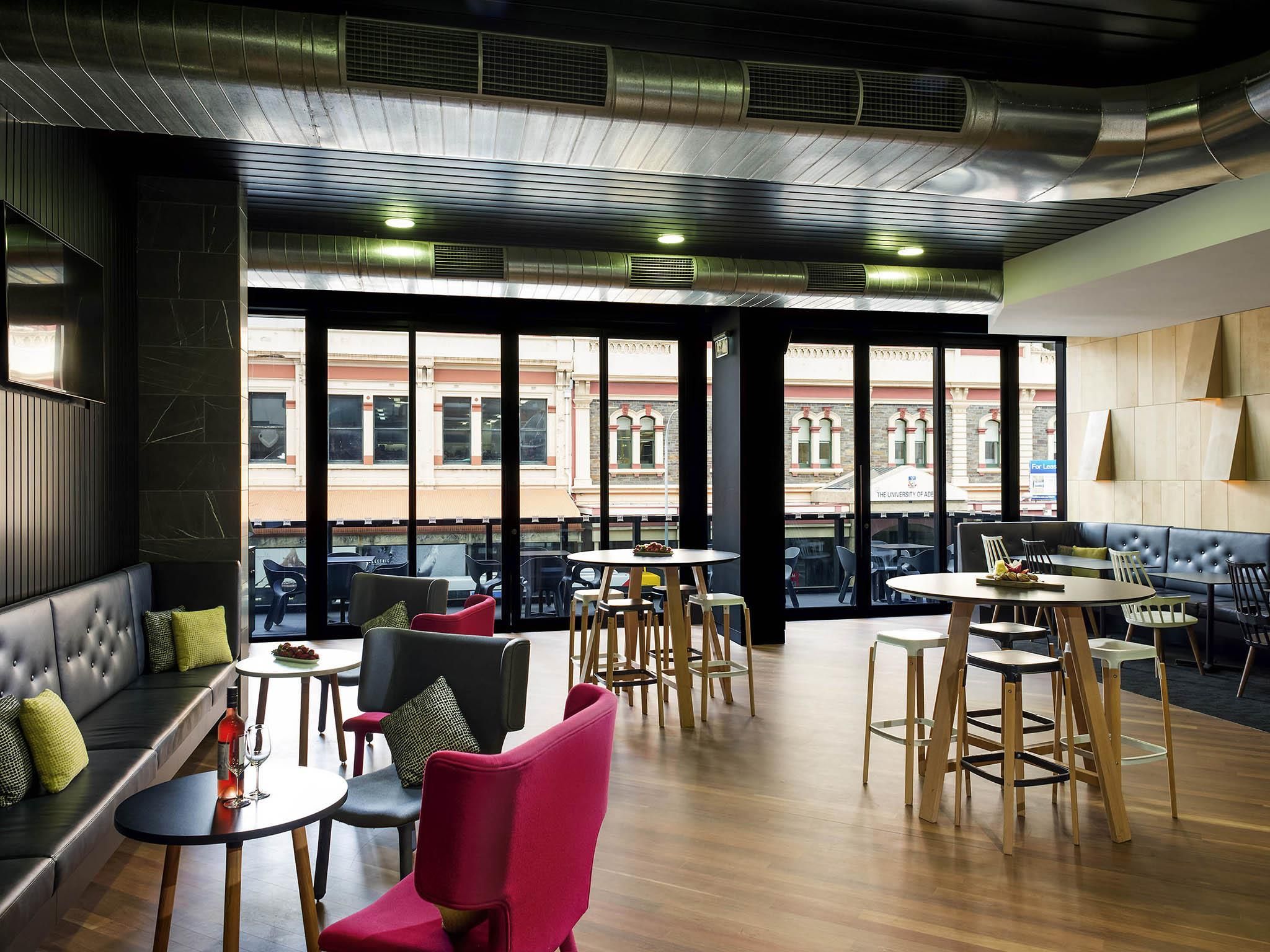 غرفة الاجتماعات