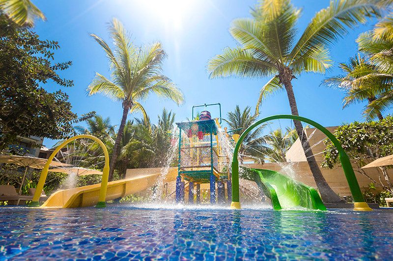 حوض السباحة