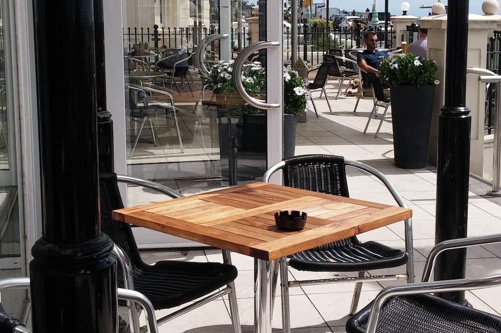 شرفة مرصوفة