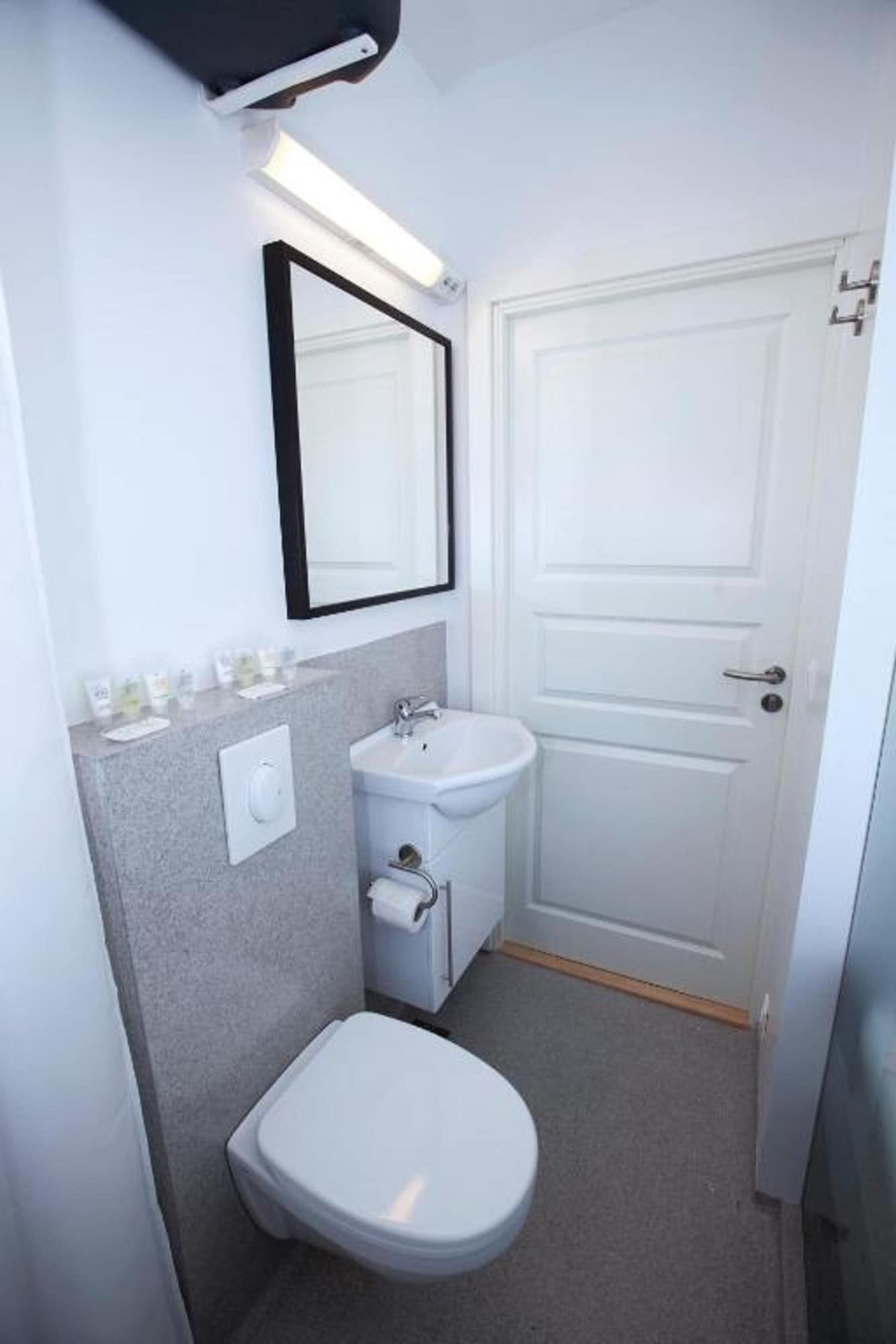آخر