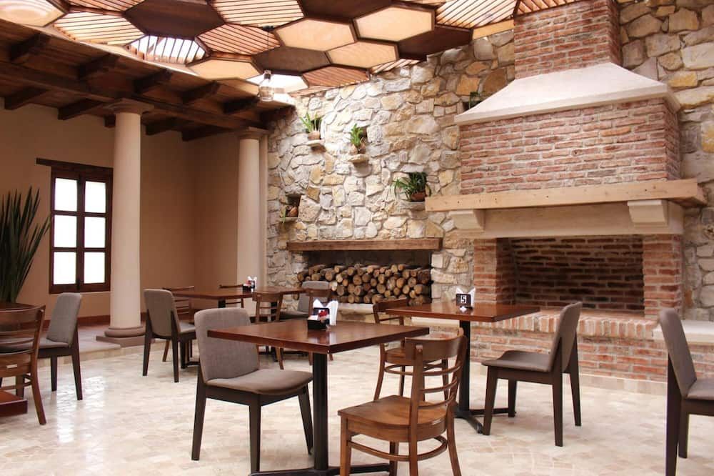 مطعم