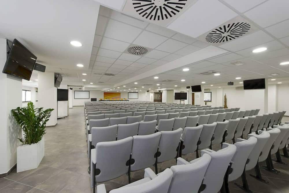 غرفة الاجتماعات