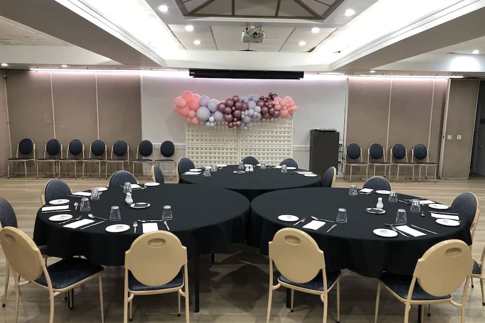 غرفة الاجتماعات