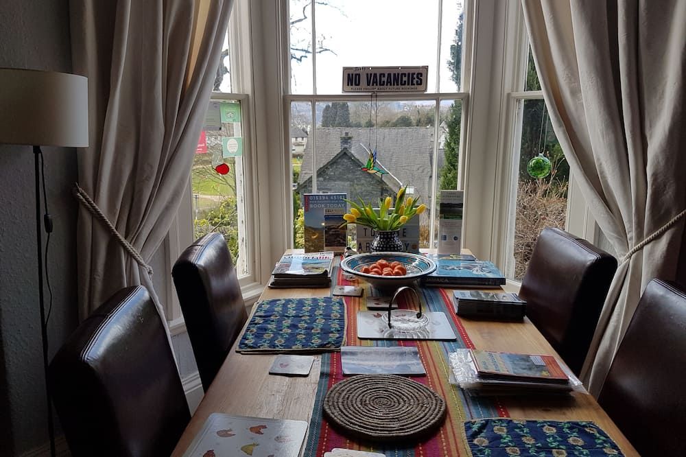 غرفة طعام صورة