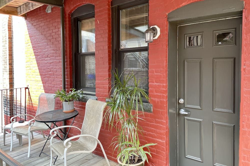 شرفة مرصوفة