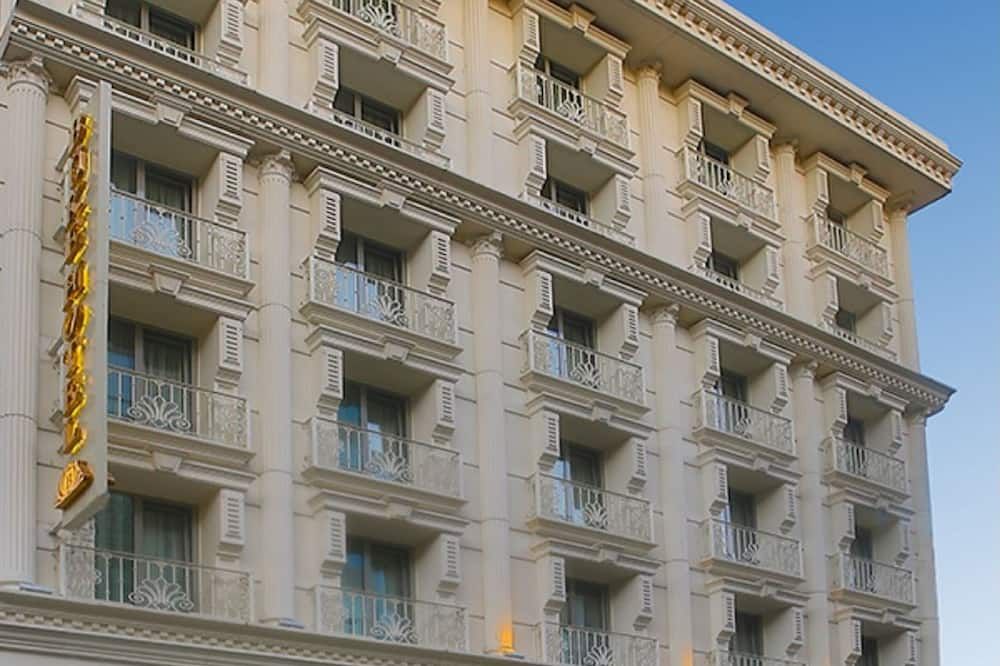 مبنى