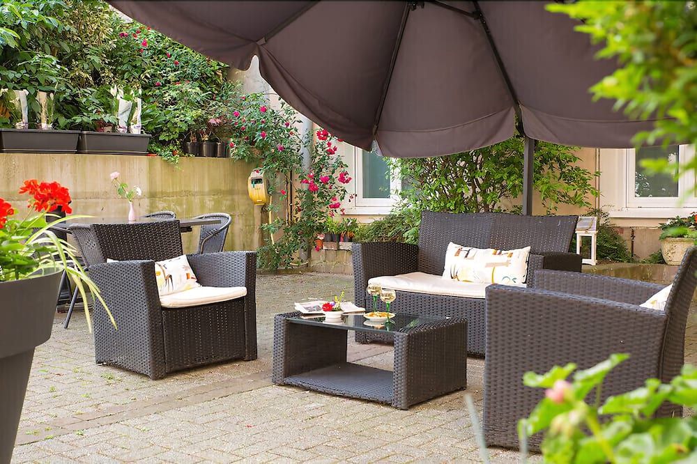 شرفة مرصوفة