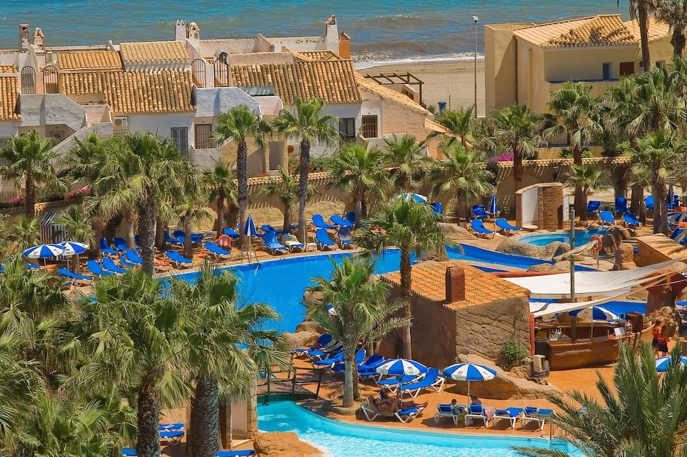 حوض السباحة صورة