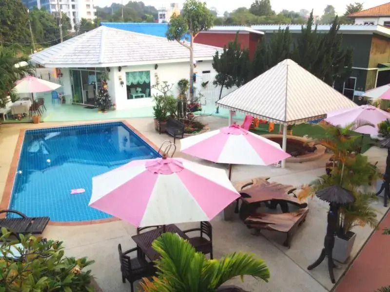 حوض السباحة صورة