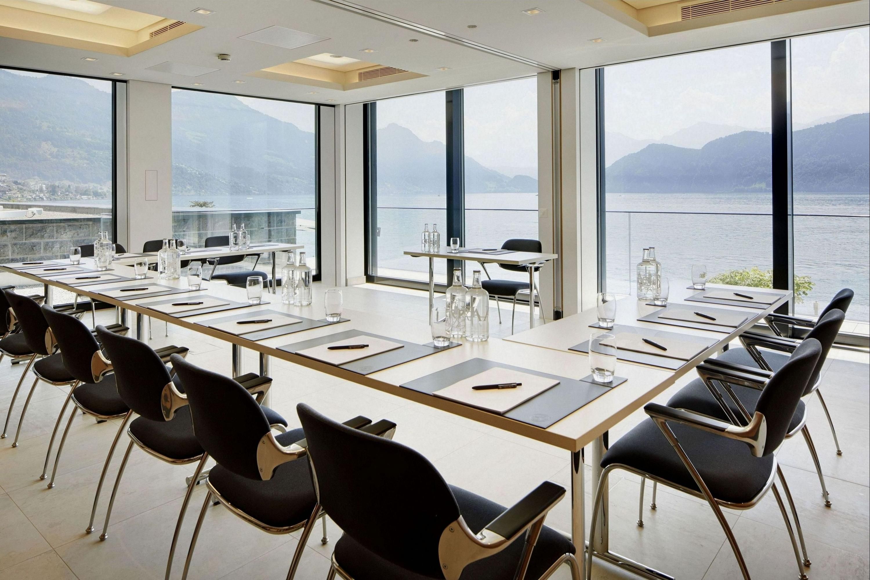 غرفة الاجتماعات