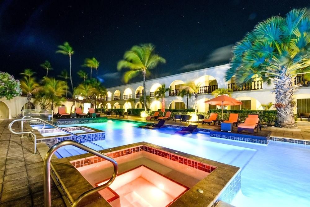 حوض السباحة صورة